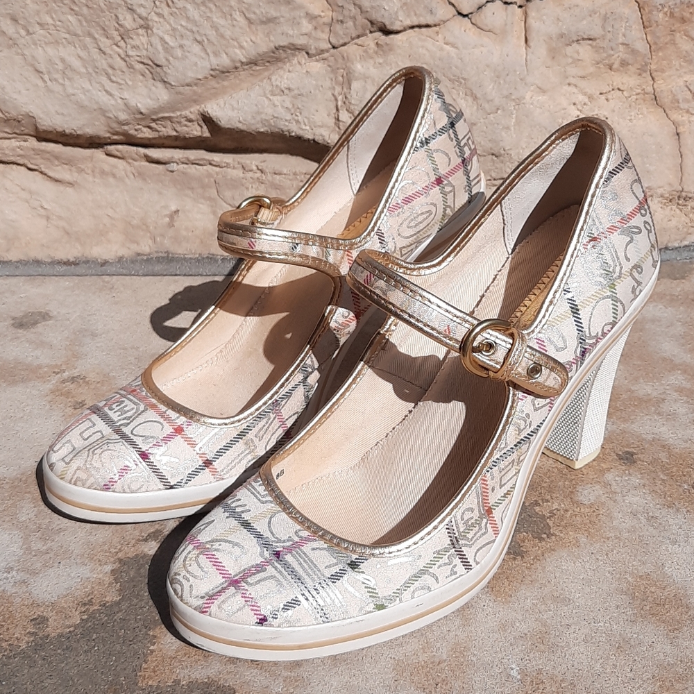 Coach Casandra white signature pattern heels 8